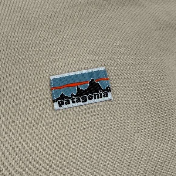 Patagonia Hoodie - Picture 2 of 6